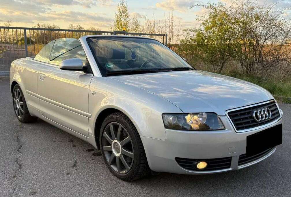 Audi A4 Cabriolet 1.8 Turbo 20v S line