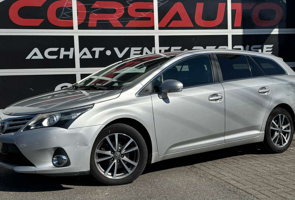 Toyota Avensis SW 2.0 D-4D NAVI CAM CRUISE CLIM AUTO JA
