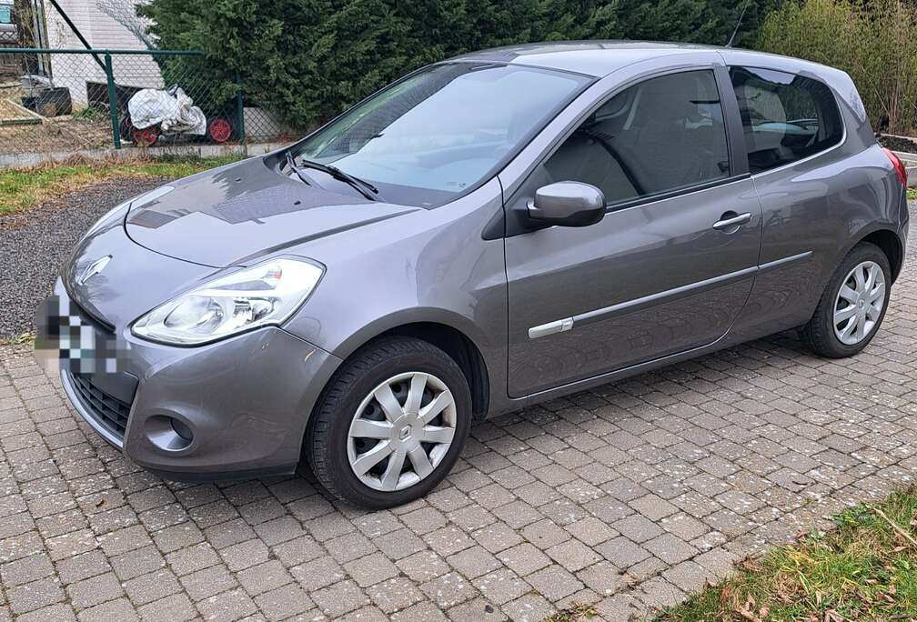 Renault Clio 1.2i (controlevrij)