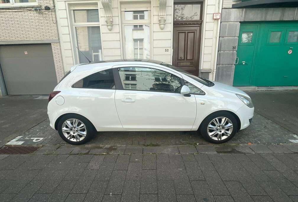 Opel Corsa 1.2i Enjoy