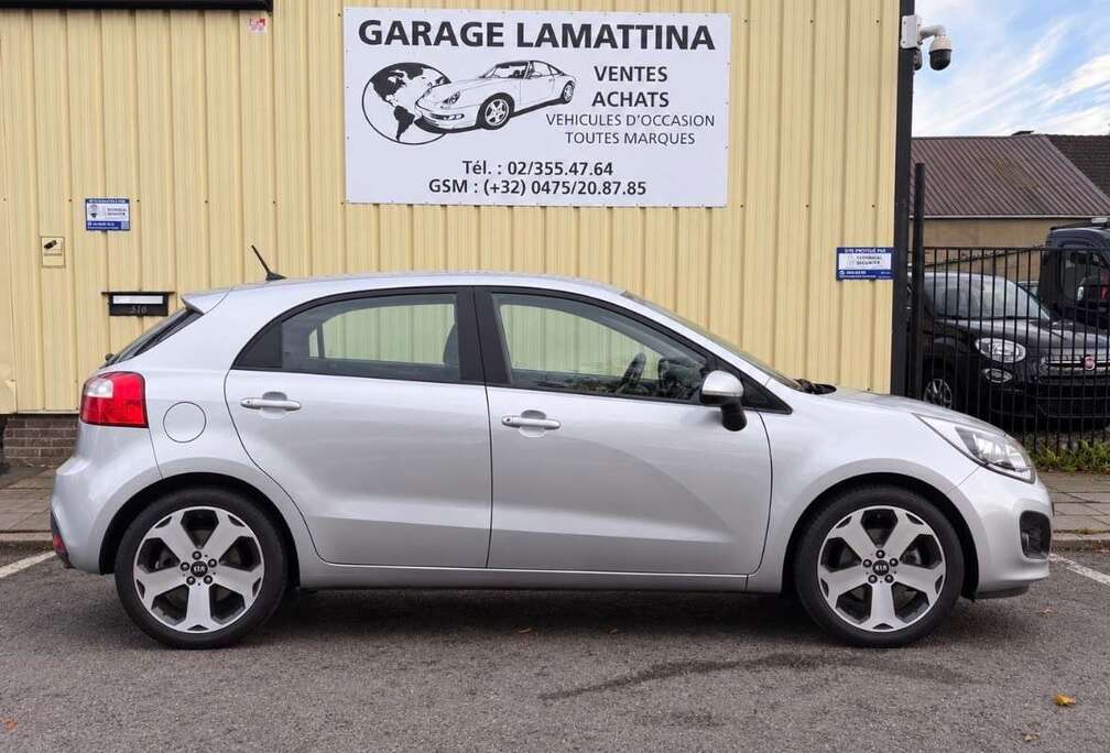 Kia Rio 1.2i garantie 1 an  prêt à immatriculer avec carnet entretien