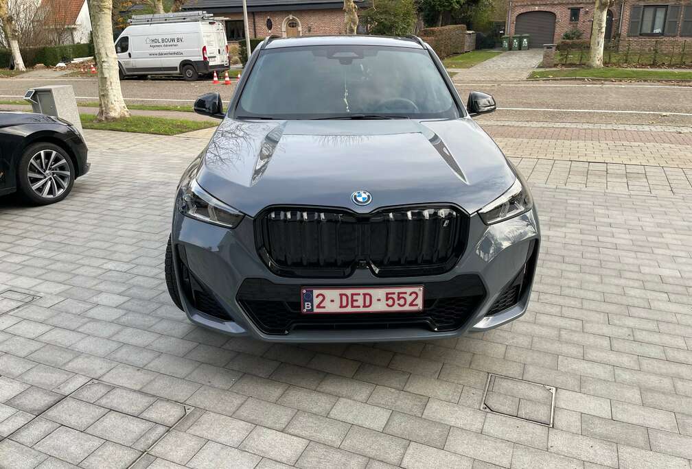 BMW iX1 xDrive30 M Sportpaket