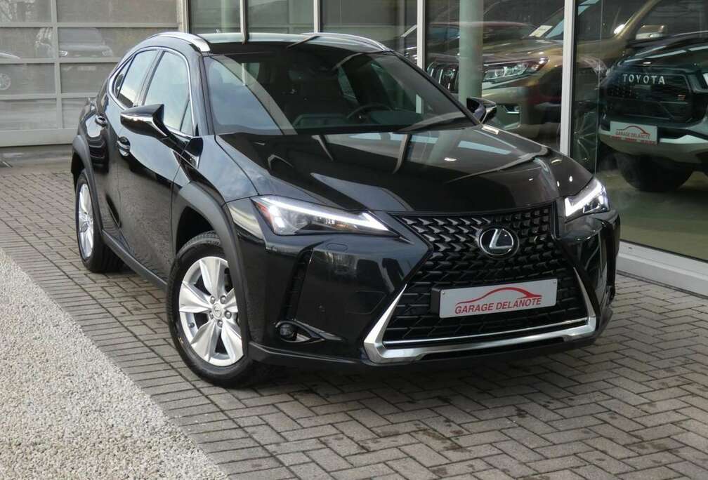 Lexus HYBRID +ZWART LEDER +Zetelverwarming +Dodehoek +GPS +Parkeersensoren +Camera