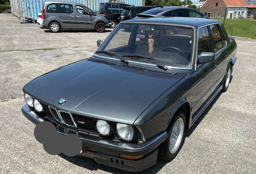 BMW 520i Met 6 cil motor met M Bodypakket