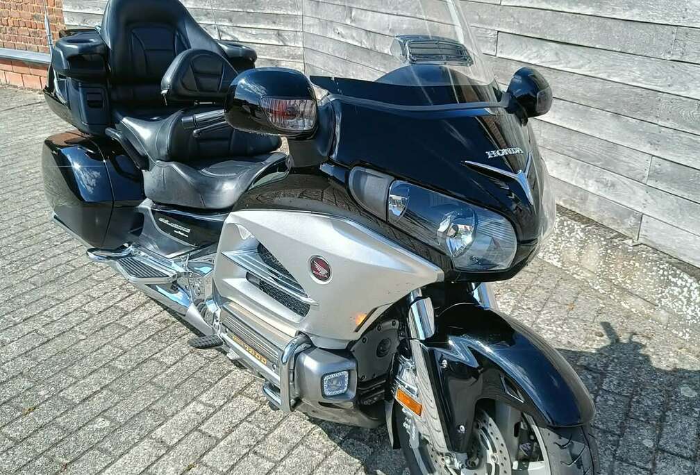 Honda 1800 abs / airbag / GPS