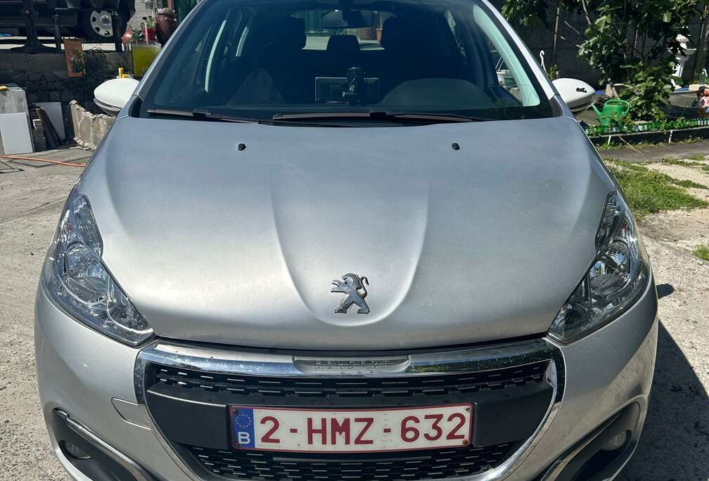 Peugeot 208 1.2i PureTech Like