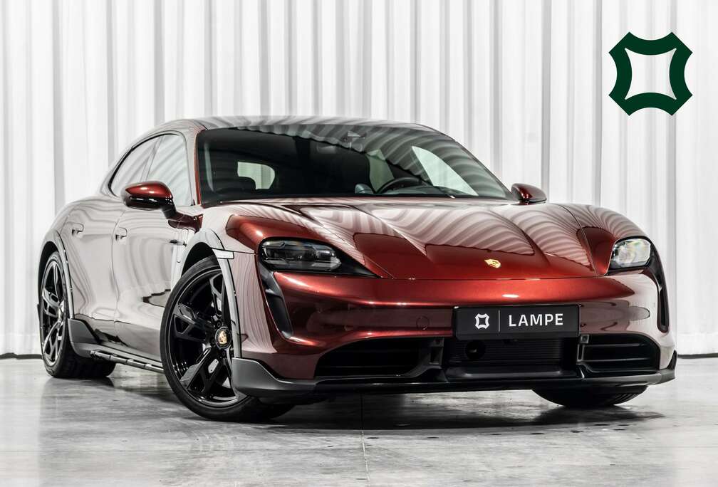 Porsche Turbo S Cross Turismo Cherry Red Pano BOSE HUD ACC