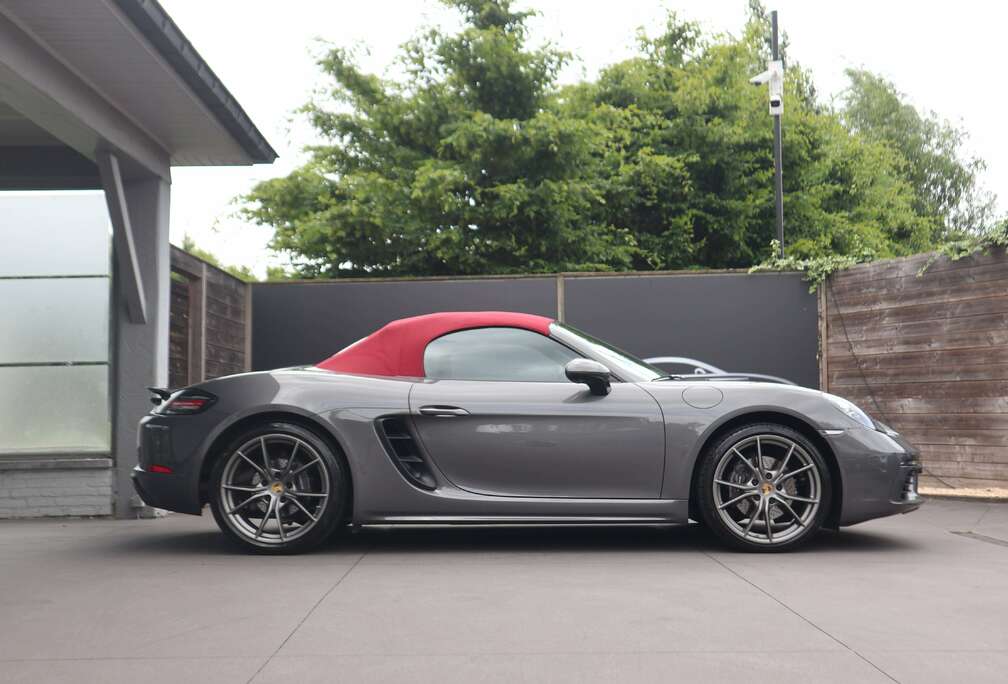 Porsche 718 2.0 Turbo PDK /1 st eig /Navigatie/cruise/xenon/verw-zetels/inklap-spiegels/44.600 km Porsche historiek