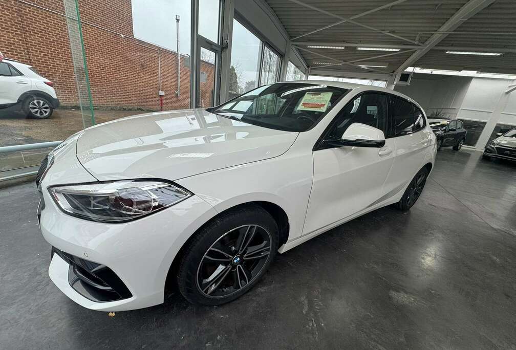BMW 118iA avec 2 ans de garantie  kms illimités