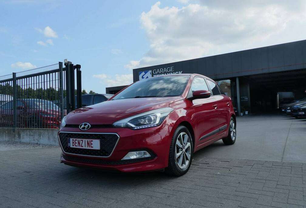 Hyundai 1.4 i benzine 98pk Business Luxe \'15 (43969)