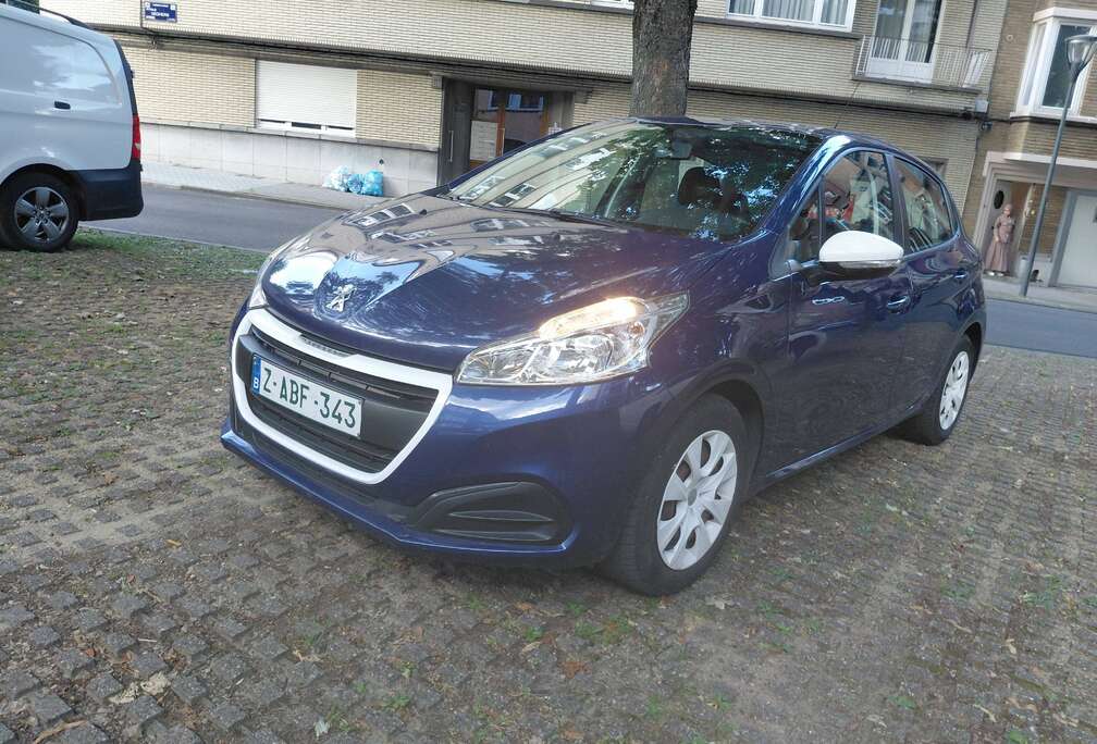 Peugeot 208 1.0i Like