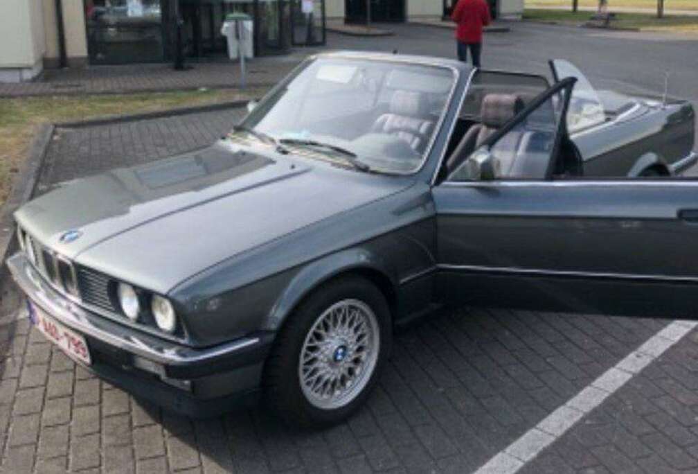 BMW 320i