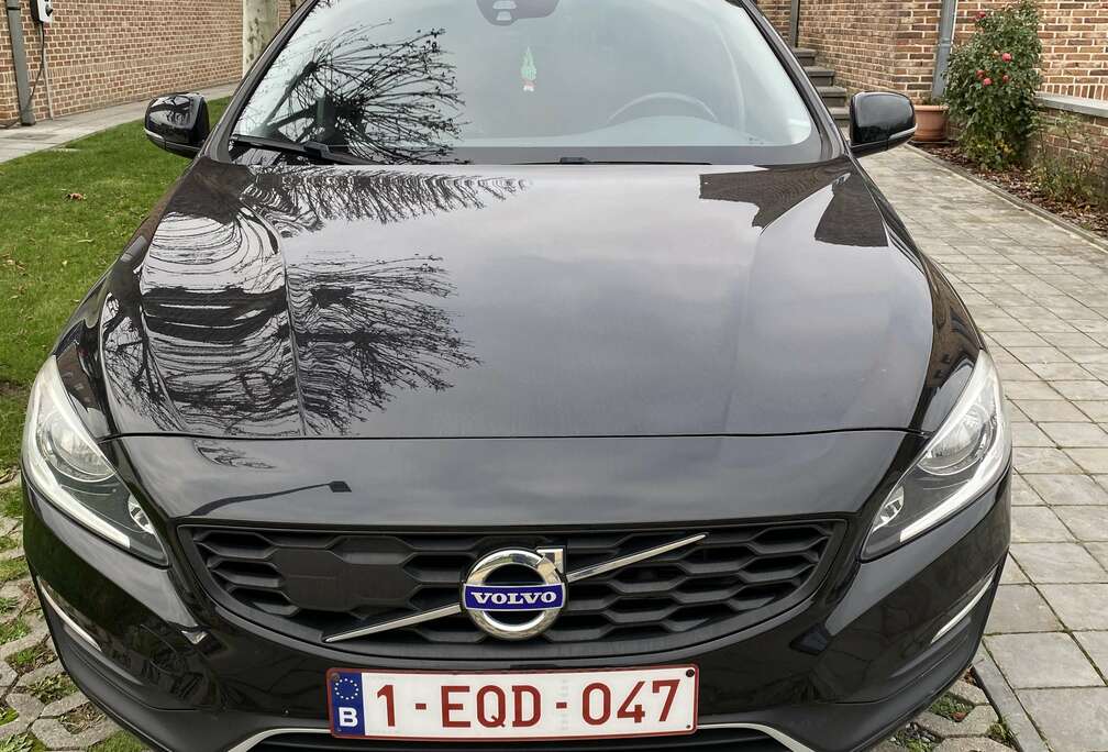 Volvo V60 Cross Country 2.0 D3 Black Edition (No Fleet)