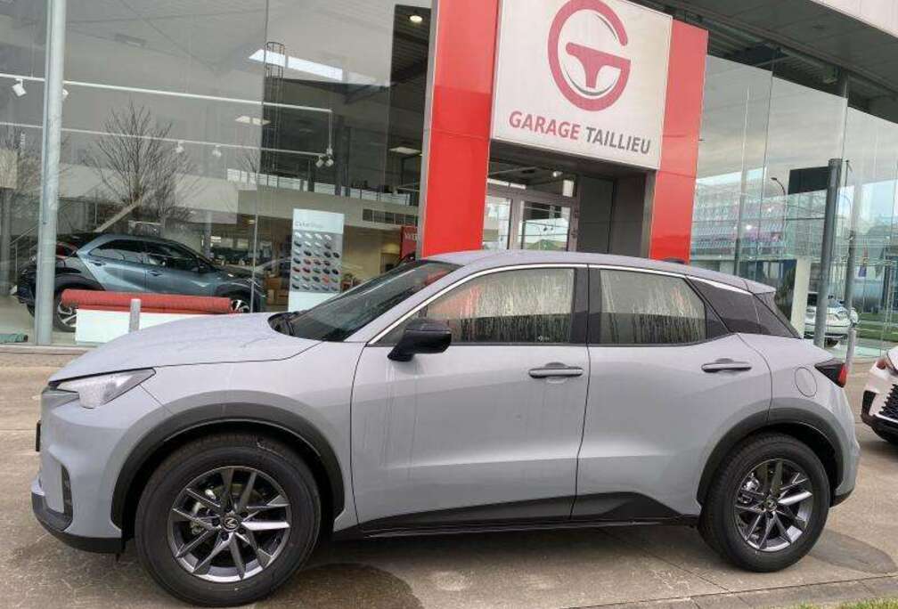 Lexus FWD Comfort & Safety Pack + Se