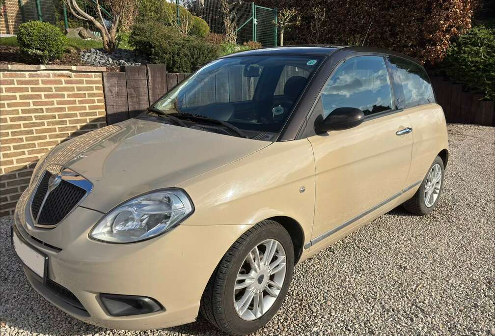 Lancia Ypsilon 1.2i Oro