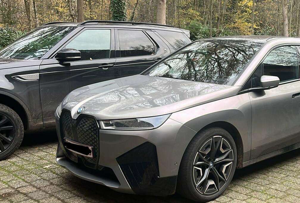 BMW iX 76.6 kWh xDrive40 full option’ innovation-comfort-exclusive-sport packs