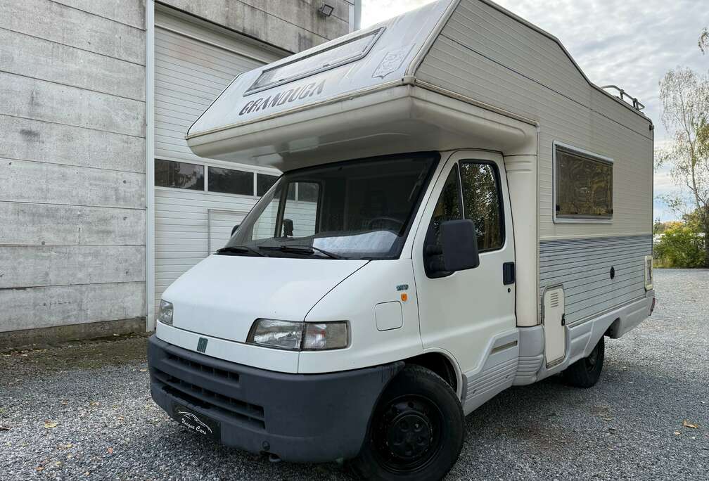 Fiat Ducato Camper Mobilhome 3 zit - 5 Slaapplaatsen