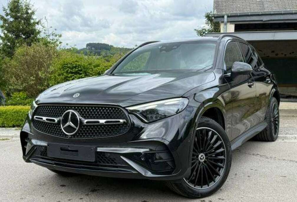 Mercedes-Benz GLC 300 Star Edition AMG Line Distronic Pano Full Options