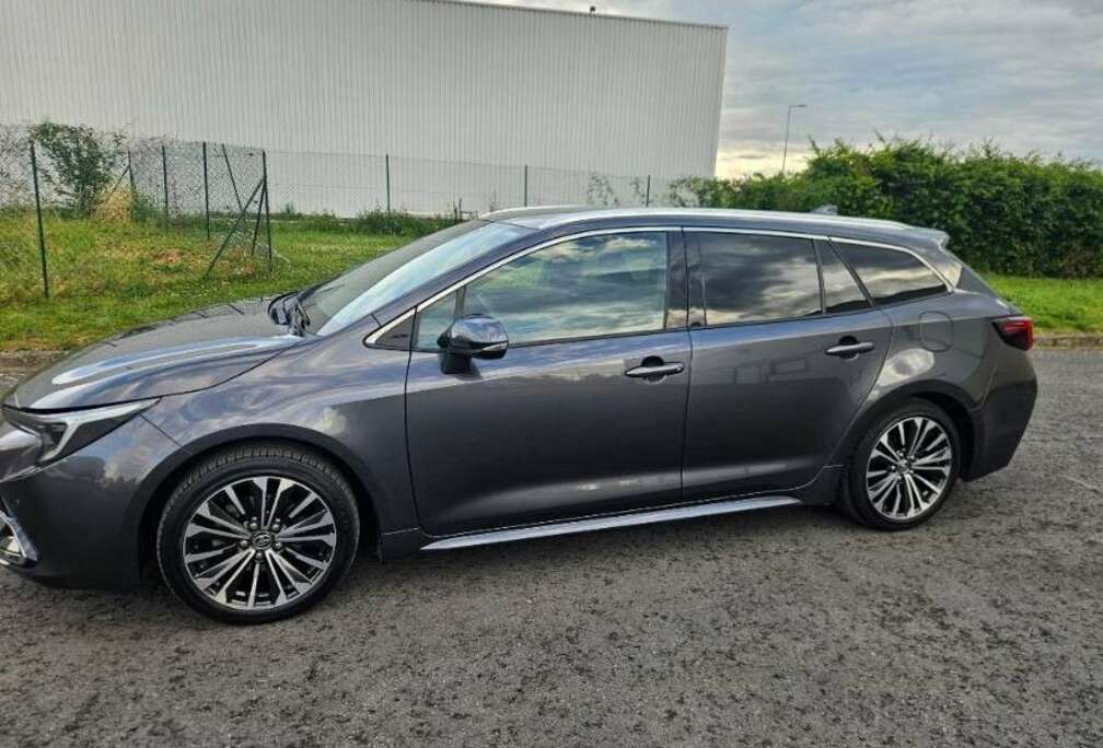 Toyota 1.8 Hybrid Touring Sports Stile