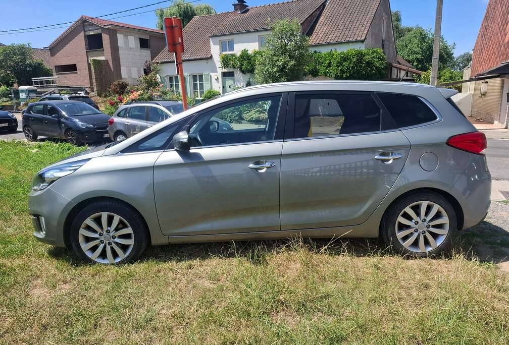 Kia Carens 1.6i Lounge 7 PLACES