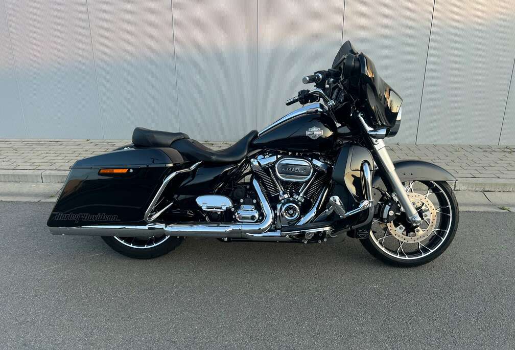 - Special 114 - Vance & Hines -