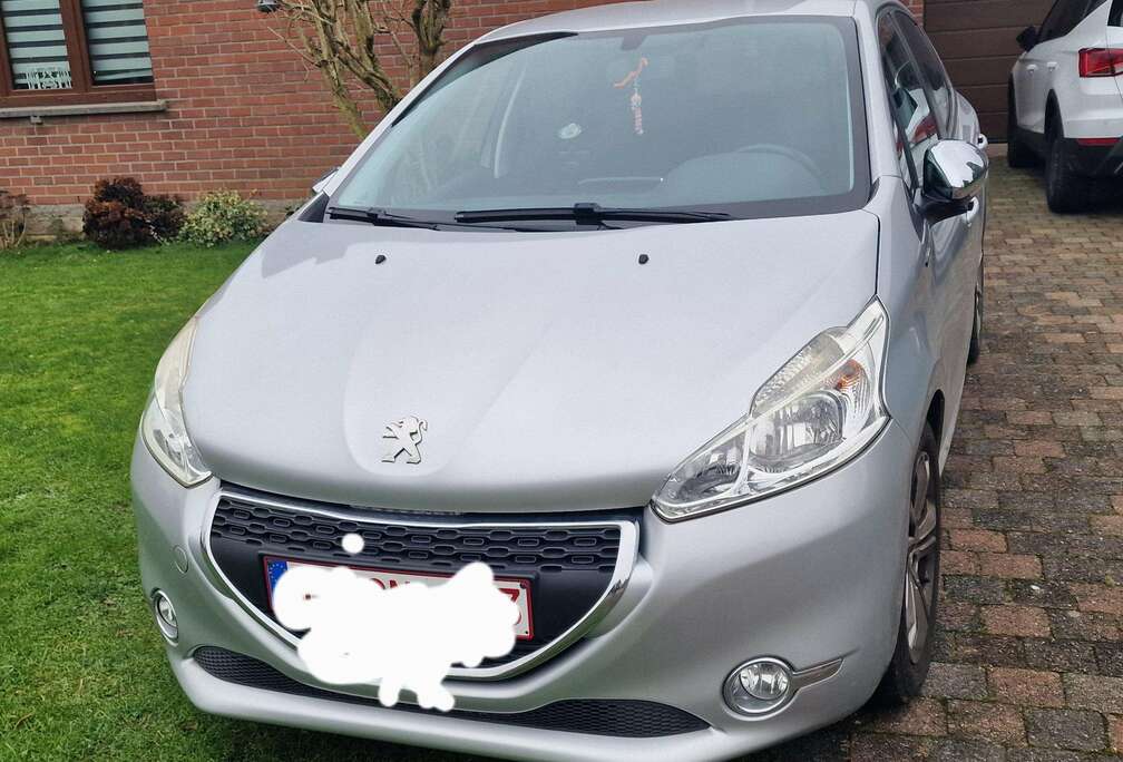 Peugeot 208 1.2i Style