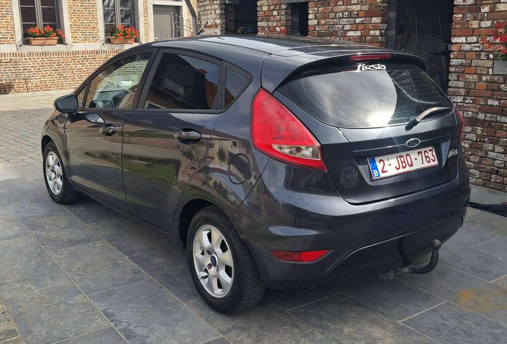 Ford Fiesta 1.6 TDCi Ghia DPF