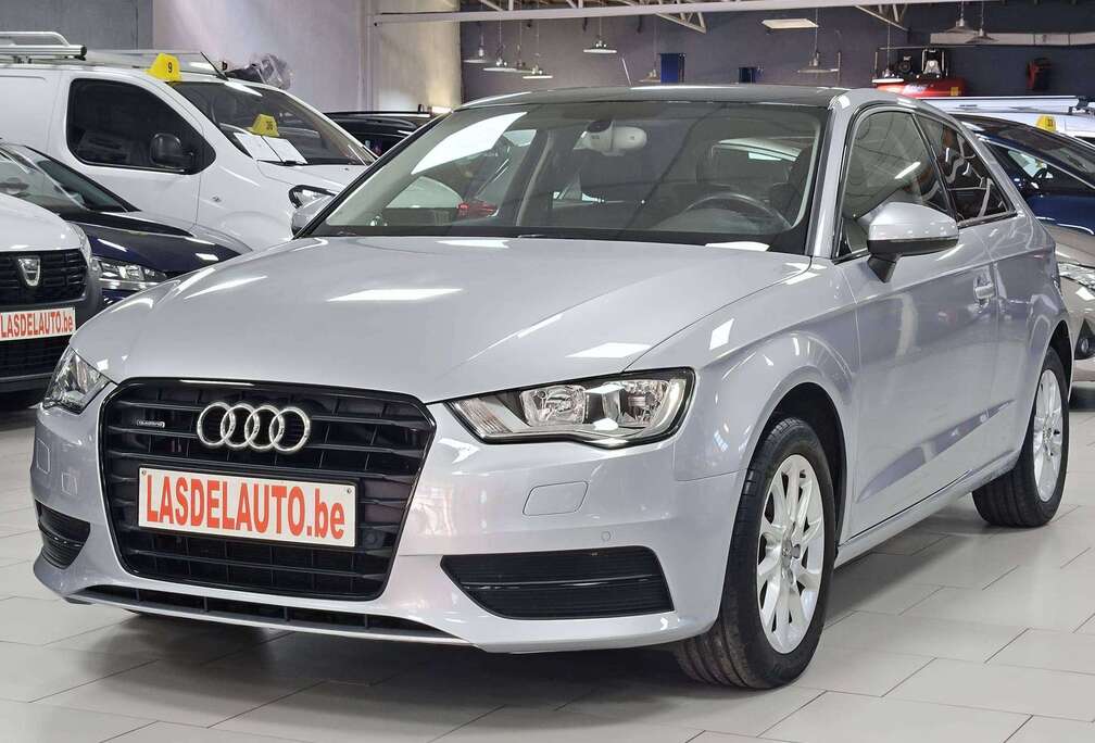 Audi 1.8 TFSI Quattro Automatique (Toit Ouvrant Pano) Cuir Chauffants XENON Sensors Bi-Zone Cruise Start/Stop Bluetooth Gps