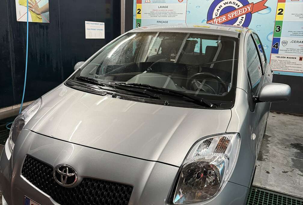 Toyota 1.3i VVT-i 16v Linea Sol