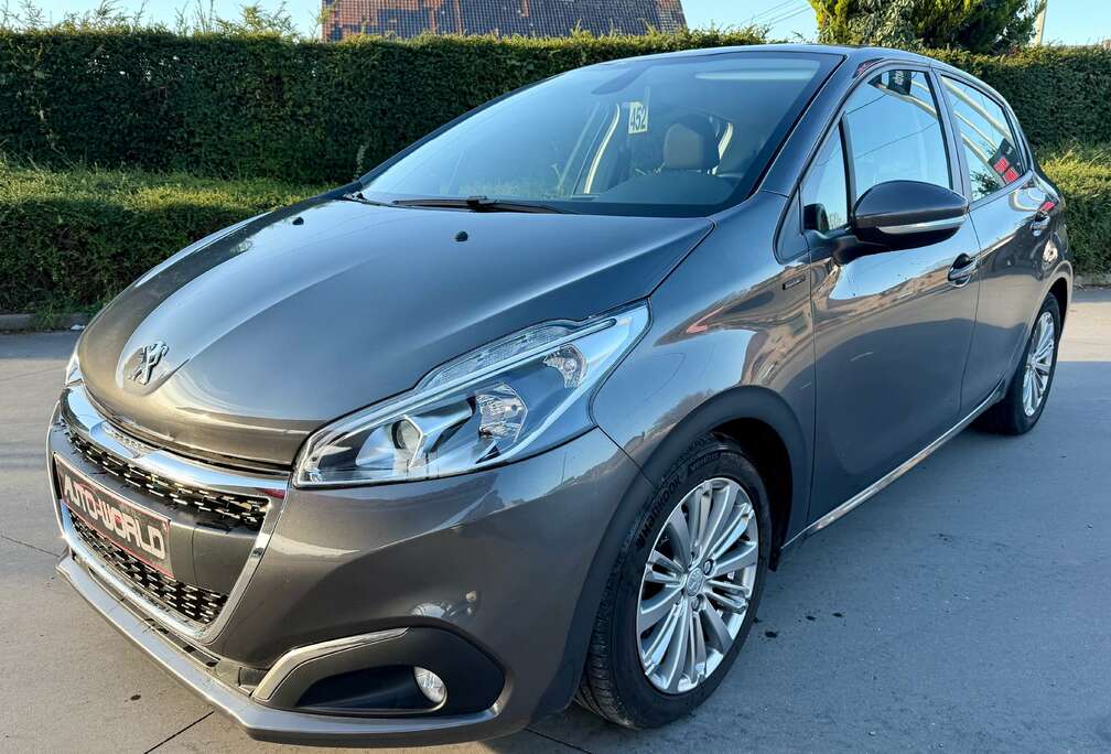 Peugeot 208 Signature S