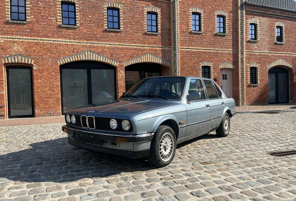 BMW E30