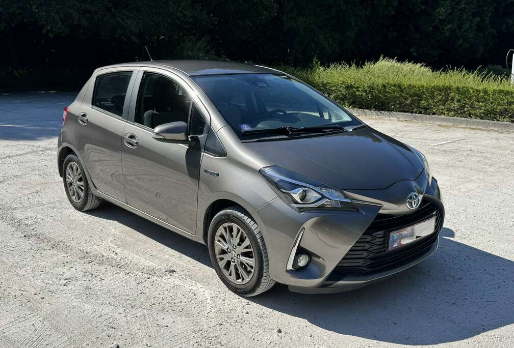 Toyota Hybride 100h Design