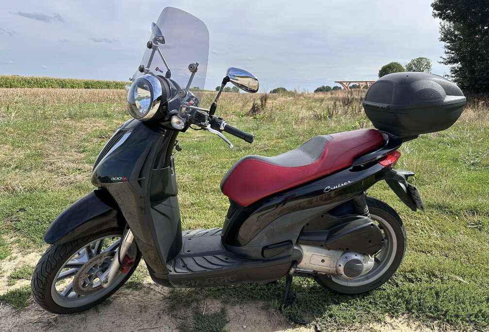 Piaggio Mooie Zwarte 300cc Scooter