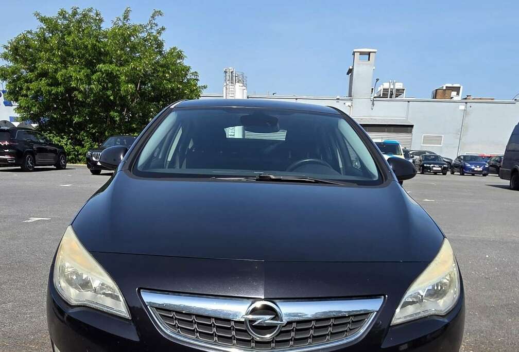 Opel 1.4 Benzine  2010  150.000 km