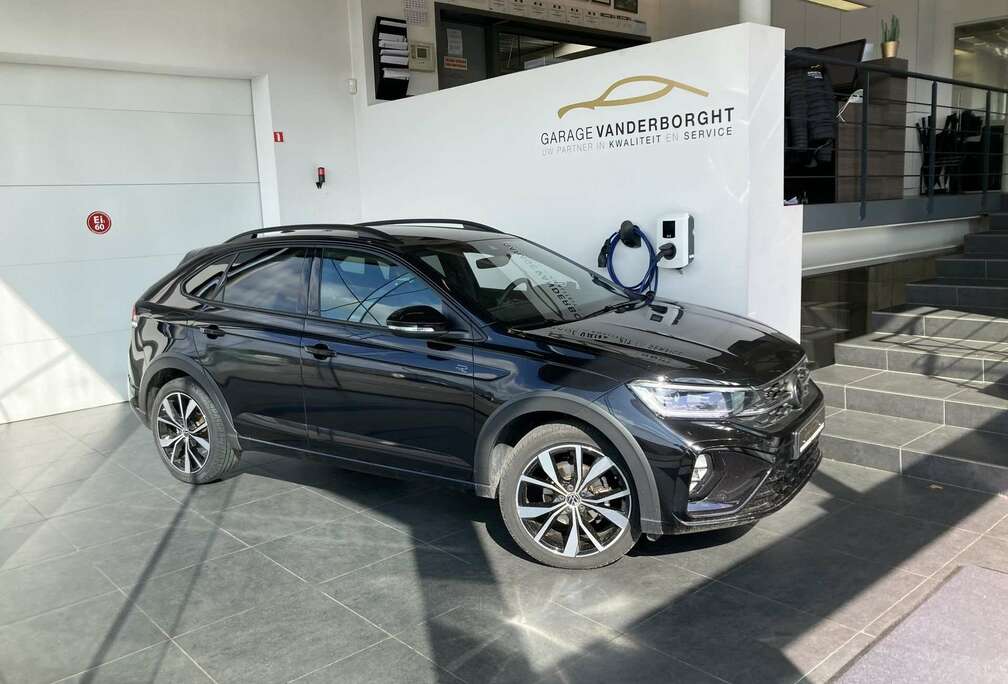 Volkswagen R-LINE  BENZINE AUTOMAAT  22867KM