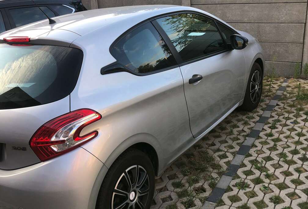 Peugeot 208 1.0i Active