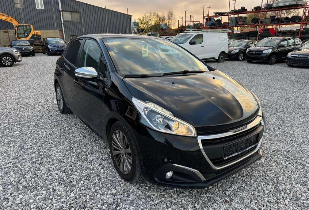 Peugeot 208 1.6 BlueHDi Style // EXPORT - MARCHAND