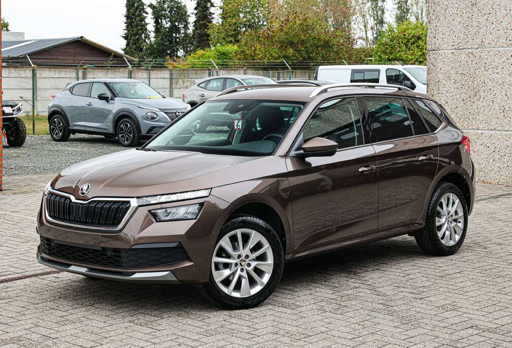 Skoda ZETELVERWARMING*DIGITALE-AIRCO*NAVIGATIE*PARKEERSENSOREN-V+A*APPLE-CARPLAY*