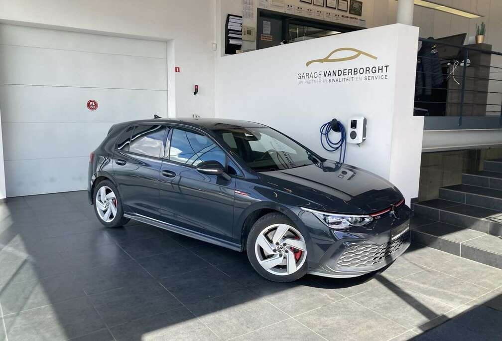 Volkswagen 2.0TSI 245PK 6 VIT
