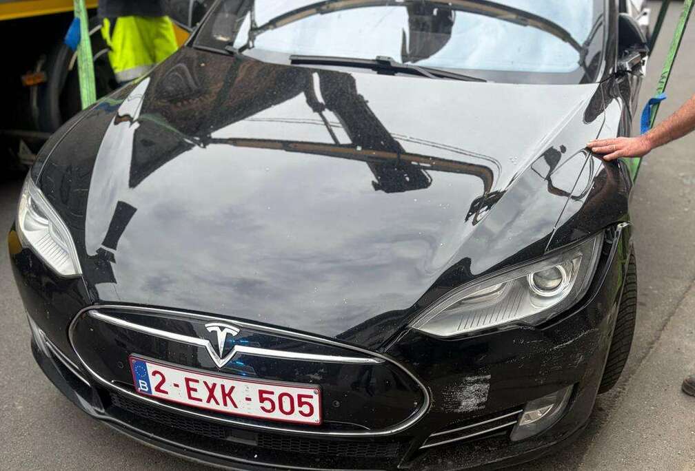 Tesla 70D