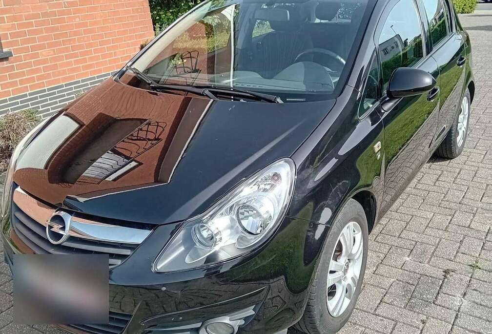 Opel Corsa 1.2i Black Edition