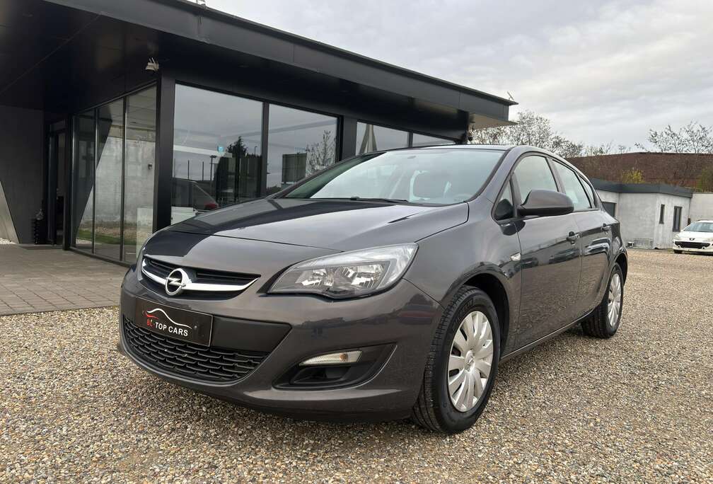 Opel Astra 1.4i Cosmo ** 12 Mois De Garantie **