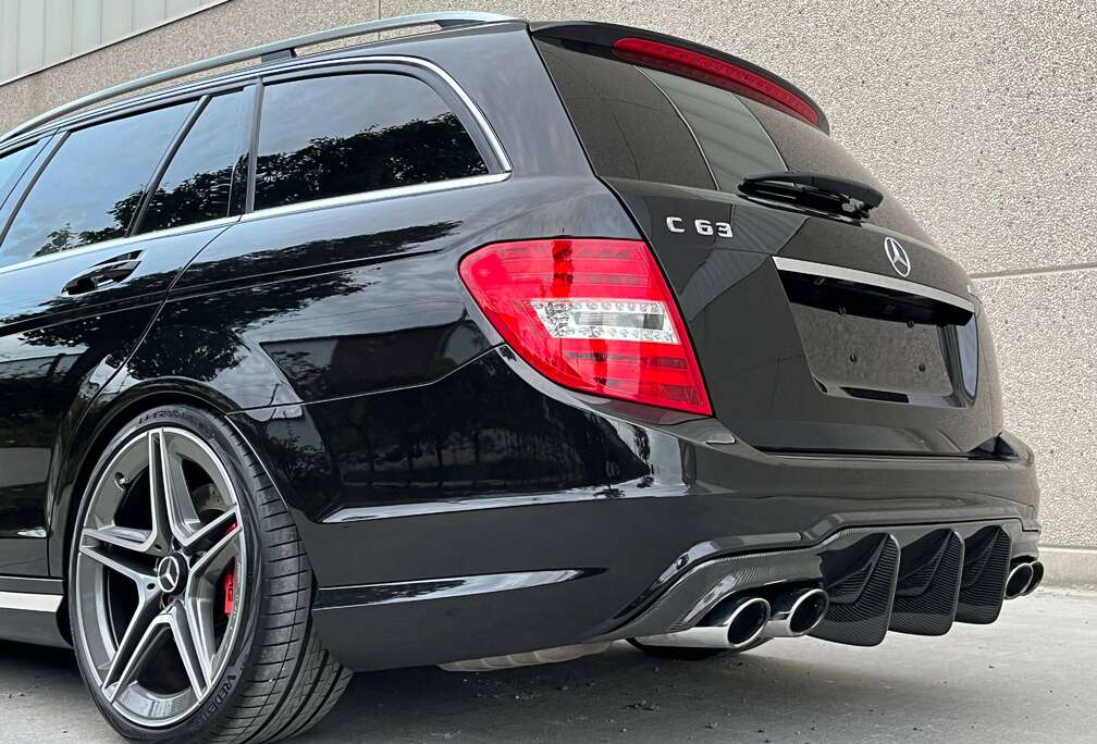 Mercedes-Benz C 63 AMG