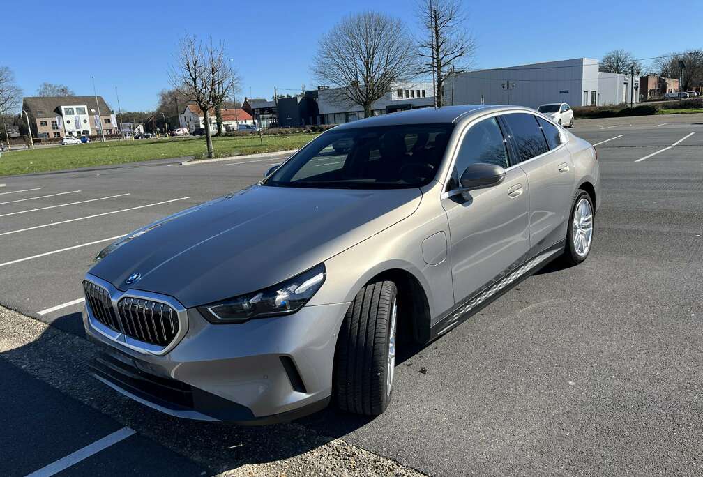 BMW 530eA PHEV (220 kW)