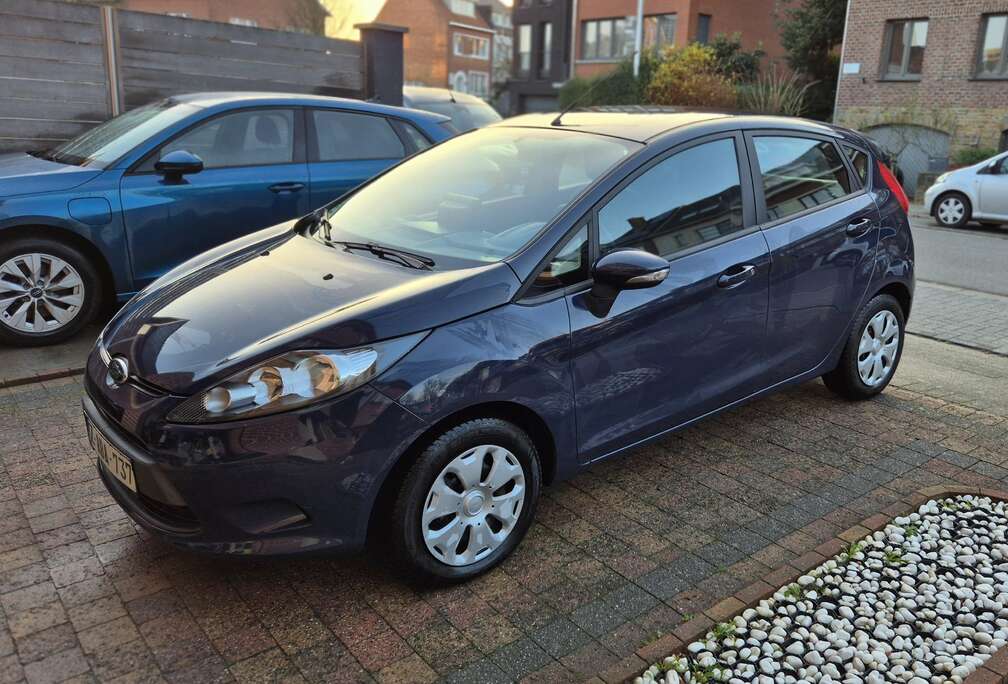 Ford Fiesta 1.25i, Garantie 12 mois, Carplay, Airco