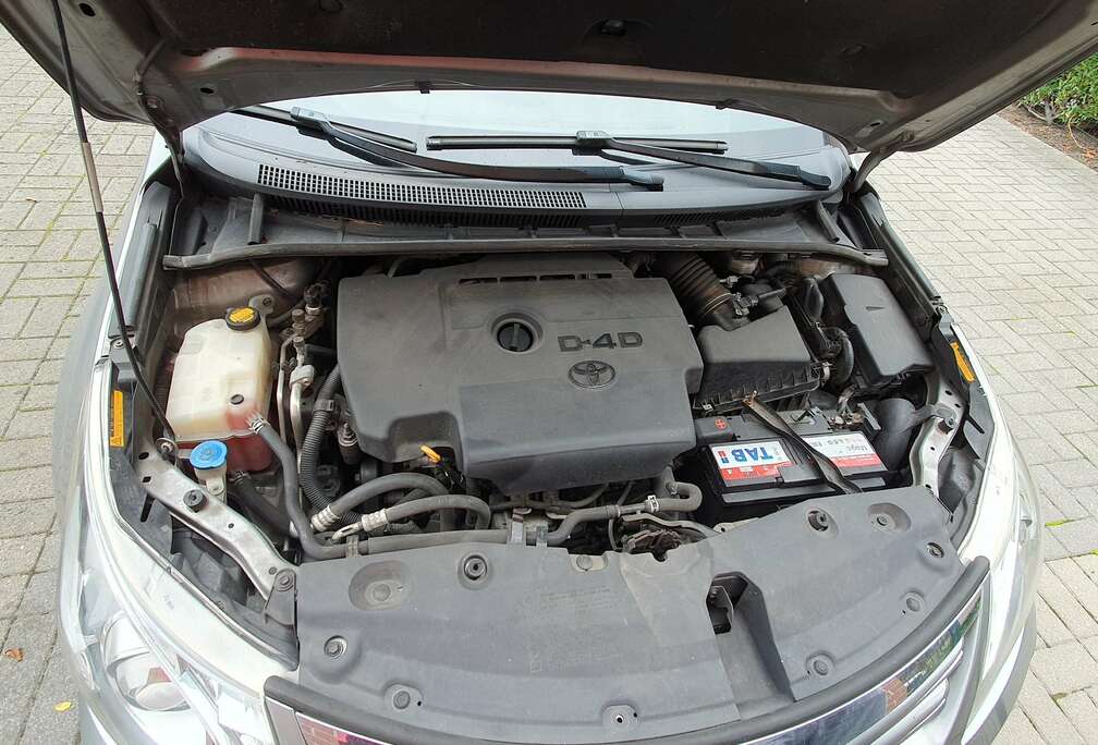 Toyota Avensis SW 2.0 D-4D Premium