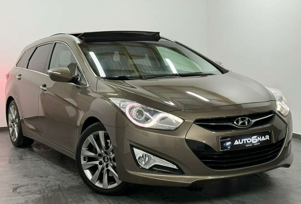 Hyundai SW 1.7 CRDi Go Navi - Boite Auto - Toit Pano