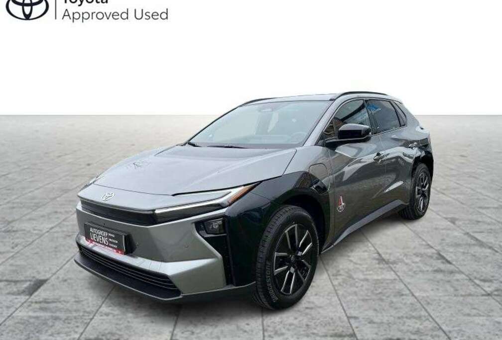 Toyota 73.1 kWh 2WD  EXECUTIVE