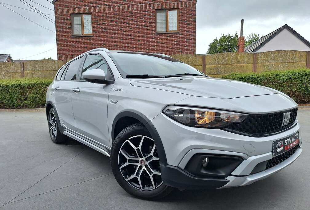 Fiat Tipo Cross 1.6 MultiJet City / FULL CARNET / CAMERA/ 12 M GARANTIE