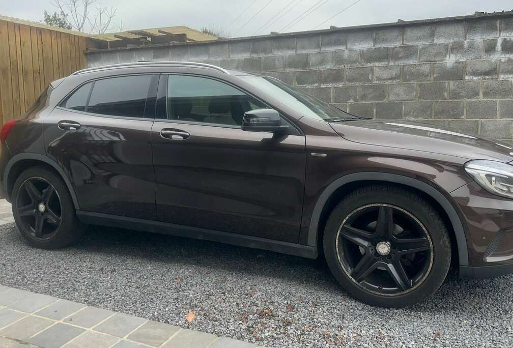 Mercedes-Benz CDI Edition1 Automaat Pano Led Navi Leder Camera